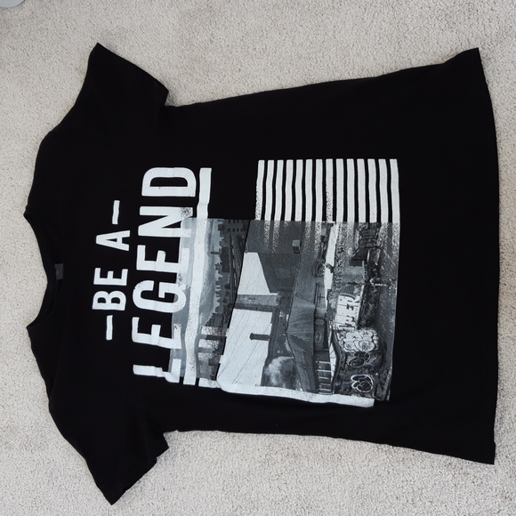 Urban Heritage - Be A Legend T Shirt - Picture 1 of 4